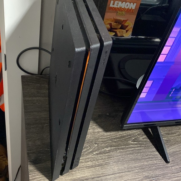 PS4 Console 4 SALE!!! - Picture 2 of 4